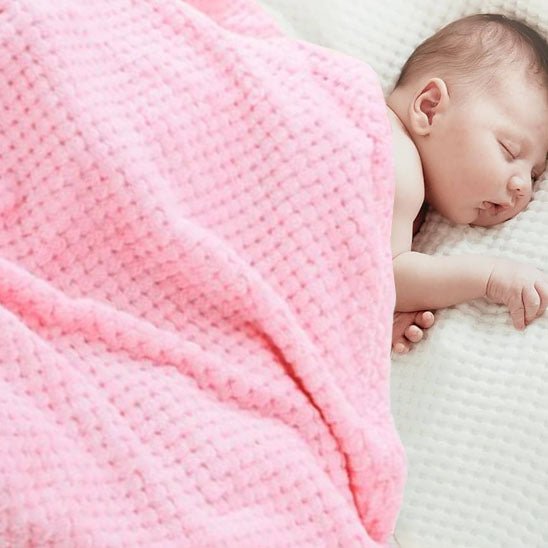 bébé dors avec couverture bébé sieste de luxe