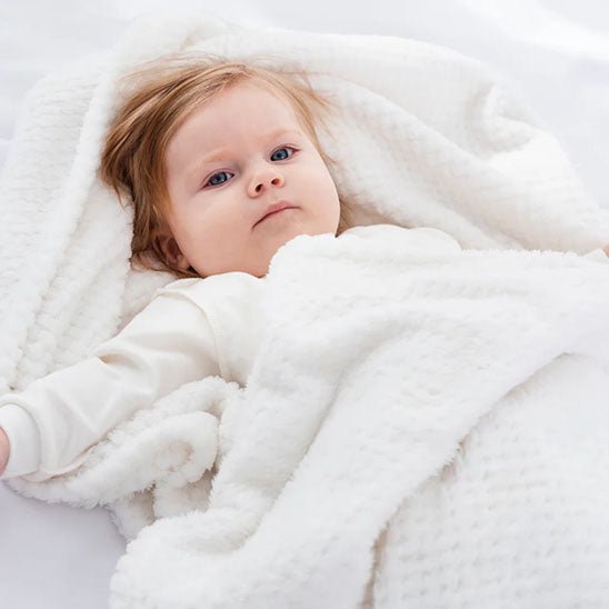 bébé relaxe avec couverture bébé sieste de luxe